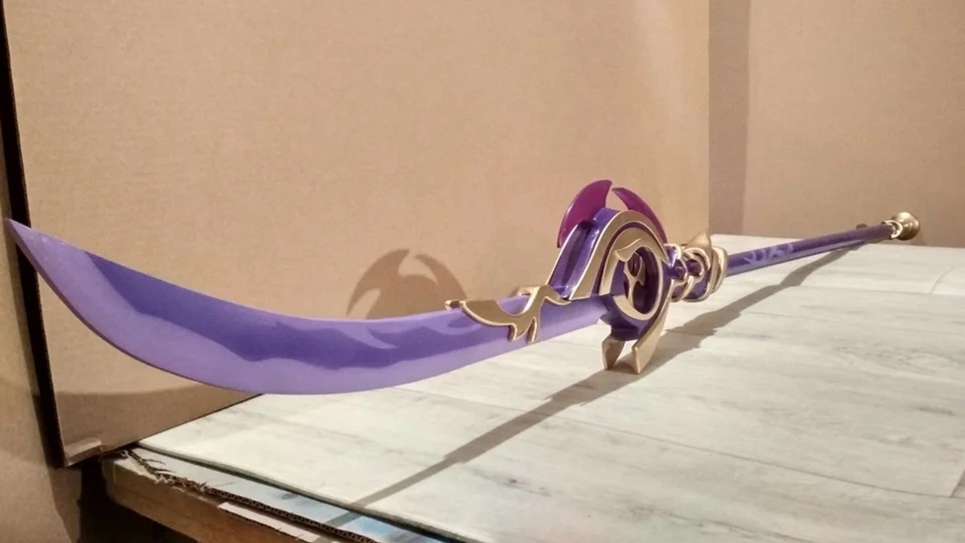 This Russian crafter has been creating stunning Genshin Impact weapons in spite of economic sanctions